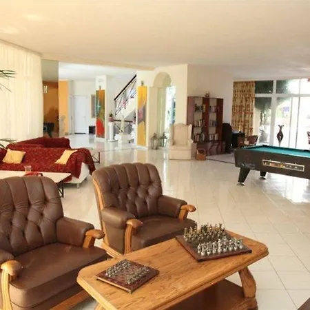 Castello Di Rodi Apartment